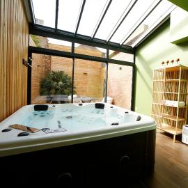 L'arbre d'or Appart hyper centre spa couvert, Hotel in Cambrai
