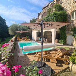 Les Terrasses, gîtes en Cévennes, hotel i Saint-Jean-de-Valériscle