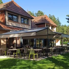 Hôtel Restaurant Logis La Méridienne, hotel u gradu Anglards-de-Saint-Flour