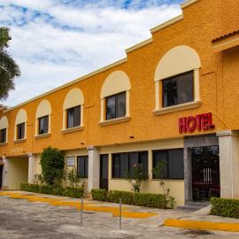 Hotel y Villas Costa del Sol, hotel en Mérida