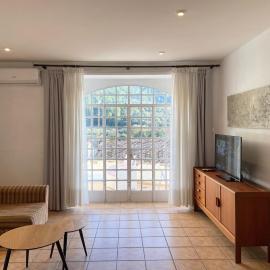 Piso en Vall de Almonacid con vistas, aire acondicionado, Wifi y Smart TV, hotel in Vall de Almonacid