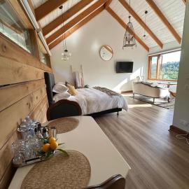 Rainy Hill Retreat - The Loft