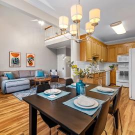 The Cloverleaf - Near Downtown Cary & RDU, hotel in Cary