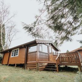Rustic Log Cabin in Snowdonia - 2 Bedrooms & Parking, hotel a Ffestiniog