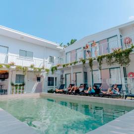 Surf Inn Boutique Backpackers - FREE BREAKFAST