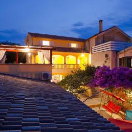 Apartments Ferina