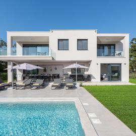 Villa Pina***** in Karigador/Novigrad, hotelli kohteessa Karigador