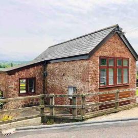 Peaceful Open-Plan Cottage With A View, hotel a Wellington