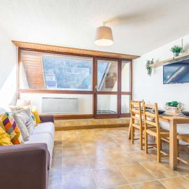 Duplex pour 4 pers. avec balcon, proche centre et téléphérique, parking & casier à skis - FR-1-296-128