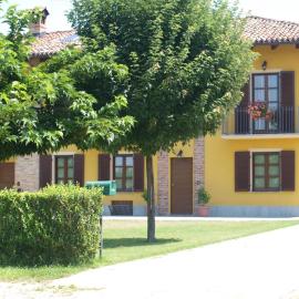 La Casa in Rivalta, hotel u gradu Verduno