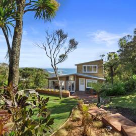 Piha - City Escape, Piha Holiday Home, hotel di Piha