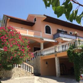 Apartments Tartuga, hotel en Rab