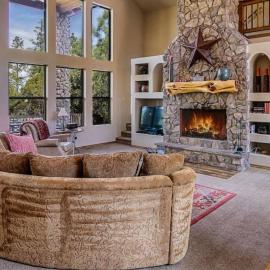 Torreon Family Cabin Large Decks and Open Floorplan, ξενοδοχείο σε Show Low