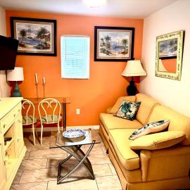 ~ Cozy In-law Apartment Close to Siesta Key ~