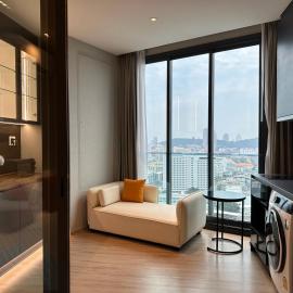 502 Edge 25th floor Sea view with king size bed