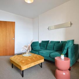 Two Bedroom Flat with Sea Views!, hotel u gradu 'Fife'