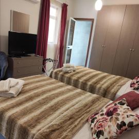 Waterside, hotel sa Birżebbuġa