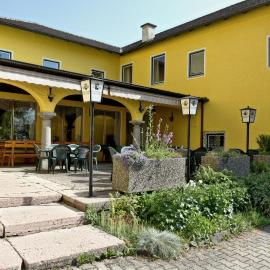 Stiftsgasthof Hochburg