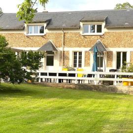 Le cottage des Vaux avec cheminée, sauna et jacuzzi dans un parc arboré