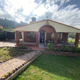 Cabañas Villa del Dorado, hotel a Paipa