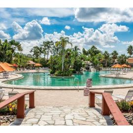 Falling Waters Resort Style Getaway, Hotel in Naples