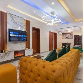 God's Touch Apartments Remi Fani Kayode GRA. Ikeja, hotel di Ikeja