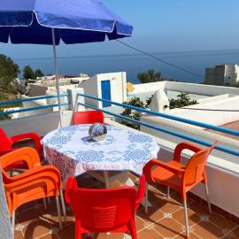 Awechtam house, hotel in Aouchtame