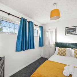 1 bedroom flat Aylesbury, Private Parking, Fowler rd, hotel in Buckinghamshire