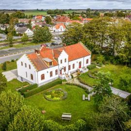Vita Huset på Österlen, hotell i Gärsnäs