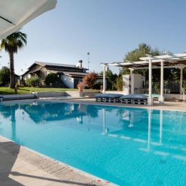 Villa Antici by PosarelliVillas, hotel in Velletri