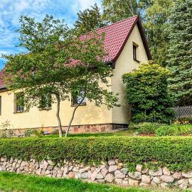 2 Bedroom Awesome Home In Burg Stargard, hotel a Burg Stargard