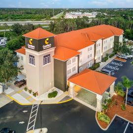 Comfort Inn & Suites Port Charlotte-Punta Gorda, hotel em Port Charlotte