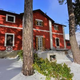Antico Chalet Momosa Maxi, hotel sa Ovindoli