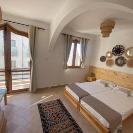 MAKTUB SURF HOUSE