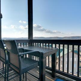 Near Silver Dollar City! Condo w/ Indoor Pool