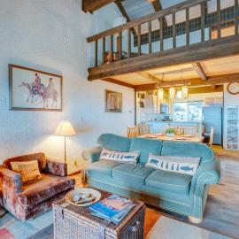 1 Mi to Stagecoach Lift! Homey Tahoe Townhome، فندق في ستيتلاين