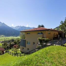 Apartment in Kaprun near Ski Slopes, hotel a Friedensbach