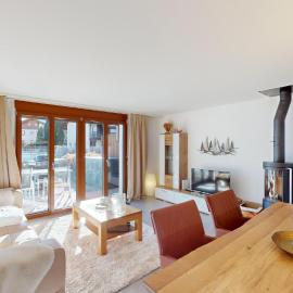 Chalet-style maisonette with mountain view, hotel di Lenz
