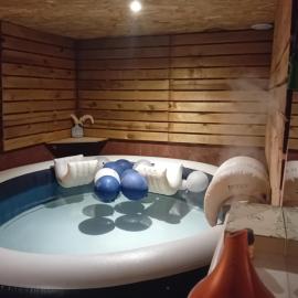 Maurecourt에 위치한 호텔 APPART sur l'EAU SPA Proche PARIS