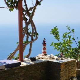 The Stone Lookout Villa, hotel i Apróvaton