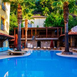 Dores Residence, hotel v destinácii Turunc