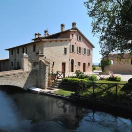 Country House Casco Dell'Acqua, hotel in Trevi