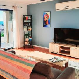 Prime Location, Lovely Ocean Views, Conservation Park walk, free parking, laundry, wifi and Netflix