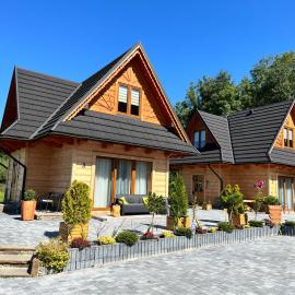 Żabie Dworki Witów Luxury Chalets & SPA，伊圖芙的飯店