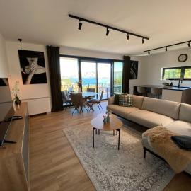 Apartment Adria mit traumhaften Blick auf das Meer, hotel in Lumbarda