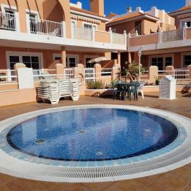 Apartamento funcional en residencial con piscina en inmejorable ubicación en centro de la isla, hotel in Caleta De Fuste