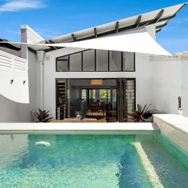 2 Luna Noosa - Spacious Retreat in Elevated Location, hotel di Sunshine Beach