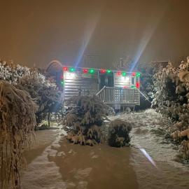 The Little John Petite Cosy Log Cabin - Sleeps 2, great for romantic breaks, couples, single guests, near Sherwood Forest at Fairview Farm, Nottingham set in 88 acres, hotel a Blidworth
