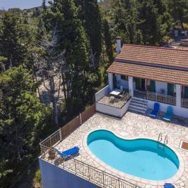 Villa Stamatoula, מלון בGeorgoutsátika