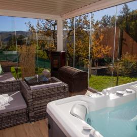Villa Sumbilla, Modern, with sauna, heated jacuzzi near Tuscany، فندق في Monghidoro